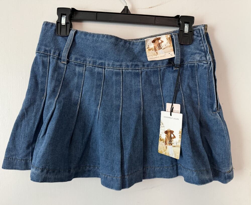 Sincerely Jules Sz L Pleated Short Denim Mini Skirt Blue Med. Wash NWT